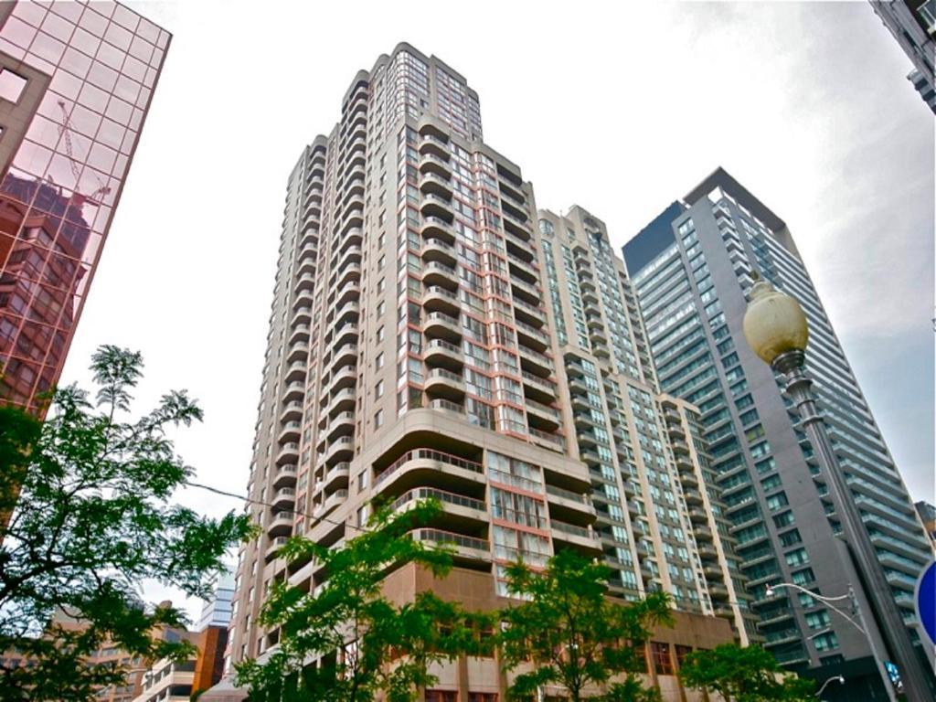 Glen Grove - Conservatory Tower Toronto Room photo