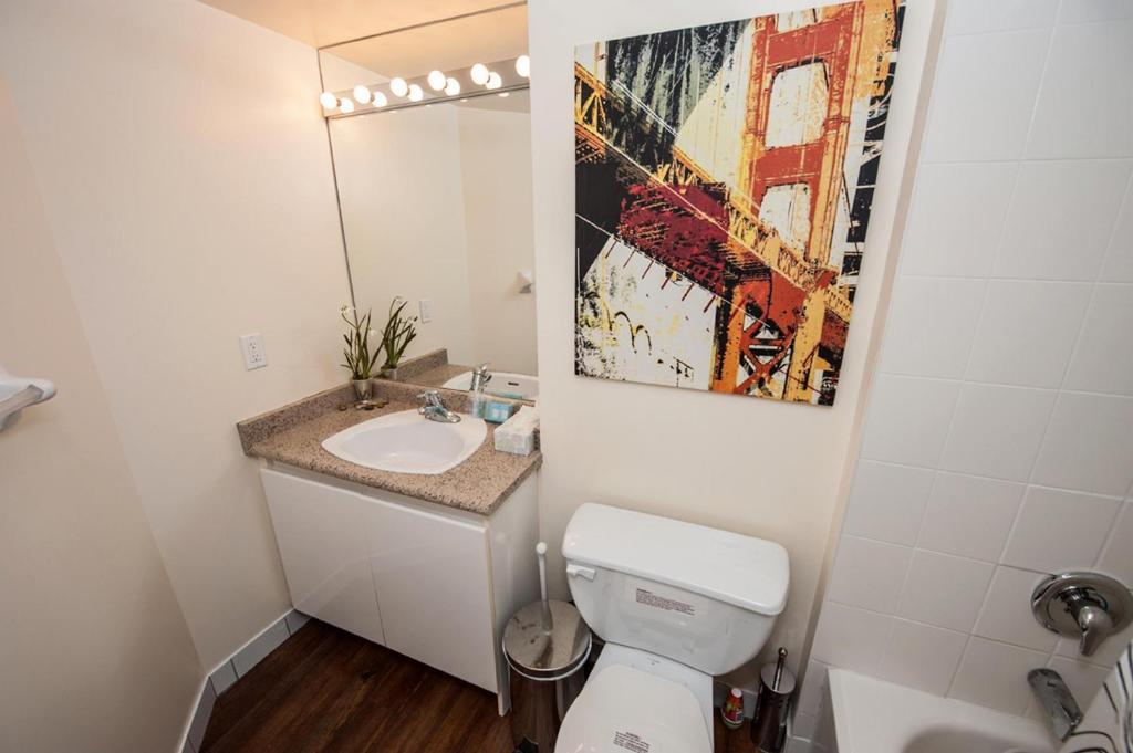Glen Grove - Conservatory Tower Toronto Room photo